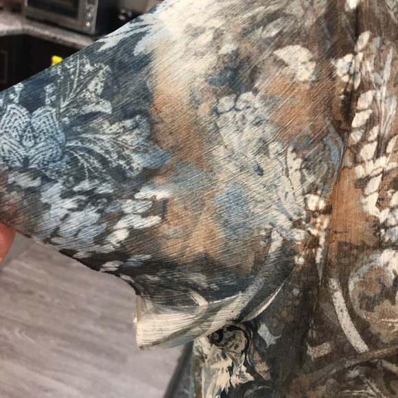 Alfred Dunner Large Abstract Floral Blue and Brown Short Sleeve Top Lined - Picture 5 of 6